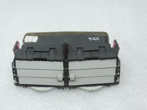 Подлинная Toyota Yaris P9 приборная панель вентиляционный центр 556700D010B0