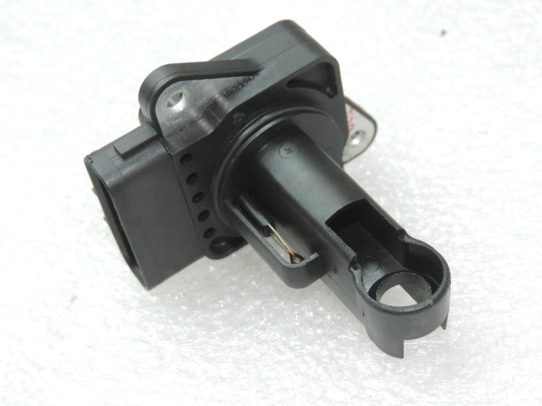 Oriģinālais 2001-2008 Toyota Yaris Corolla Avensis 1.0-1.8 VVT-i masas gaisa plūsmas sensors