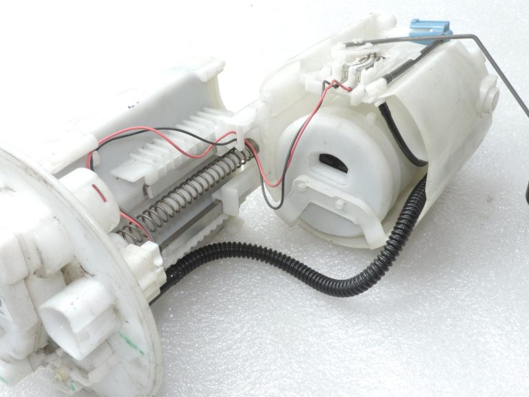 Oriģināls Toyota Auris E15 1.3 VVT-i degvielas sūknis 7702002420, 77020-02420