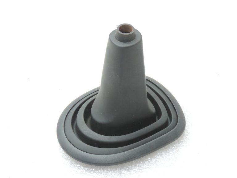 Oriģināls Toyota Yaris P9 manuālās pārnesumkārbas pārslēgšanas bagāžnieks 588080D090B0