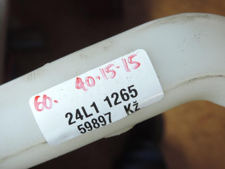 Oriģināls Toyota Auris E15 tīrītāju ūdens tvertnes uzpildes kakls 8535902060, 85359-02060, 8535602060, 85356-02060