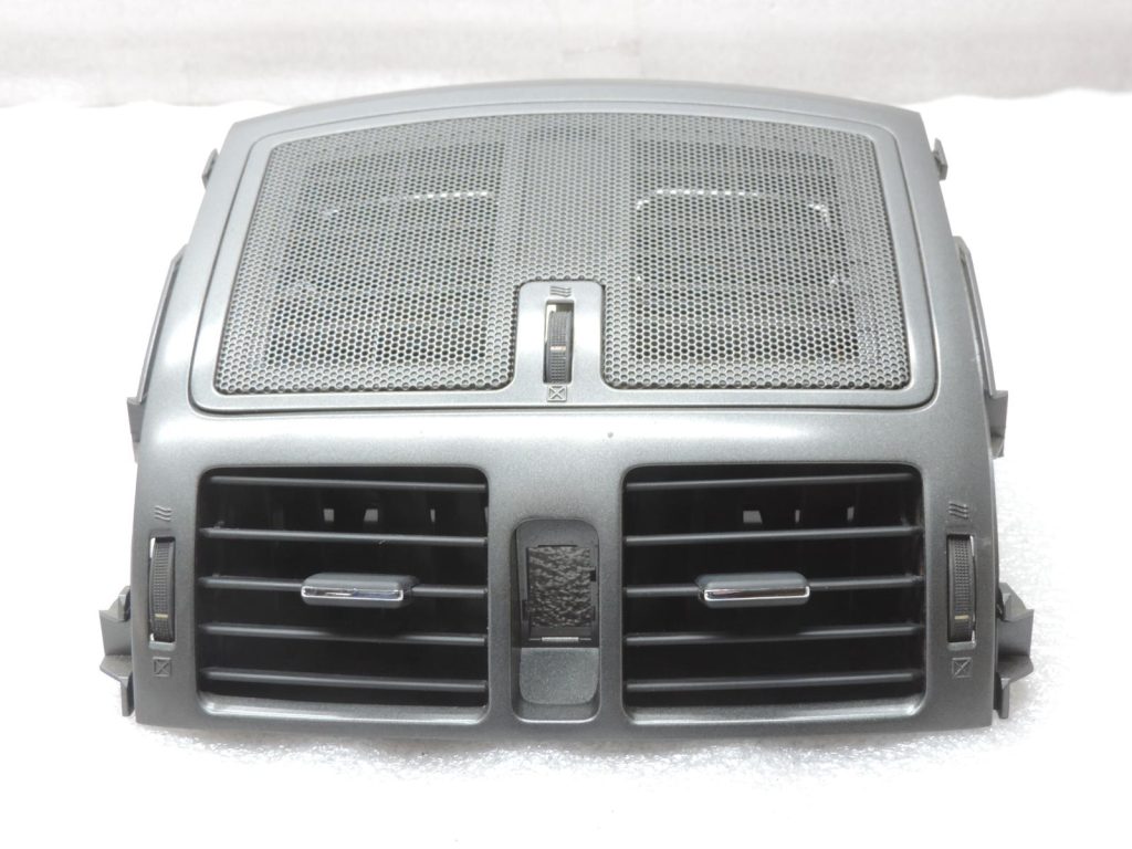 Oriģinālā Toyota Auris E15 instrumentu paneļa ventilācijas centrs 5567002110, 55670-02110