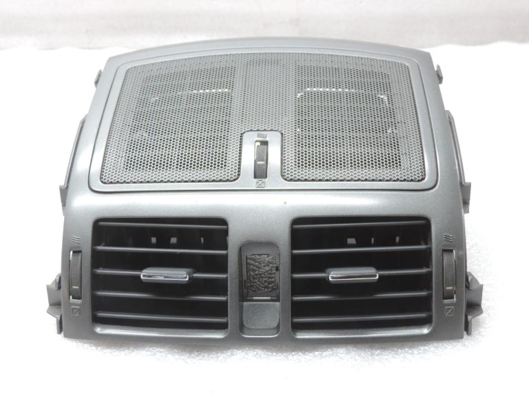 Oriģinālā Toyota Auris E15 instrumentu paneļa ventilācijas centrs 5567002110, 55670-02110