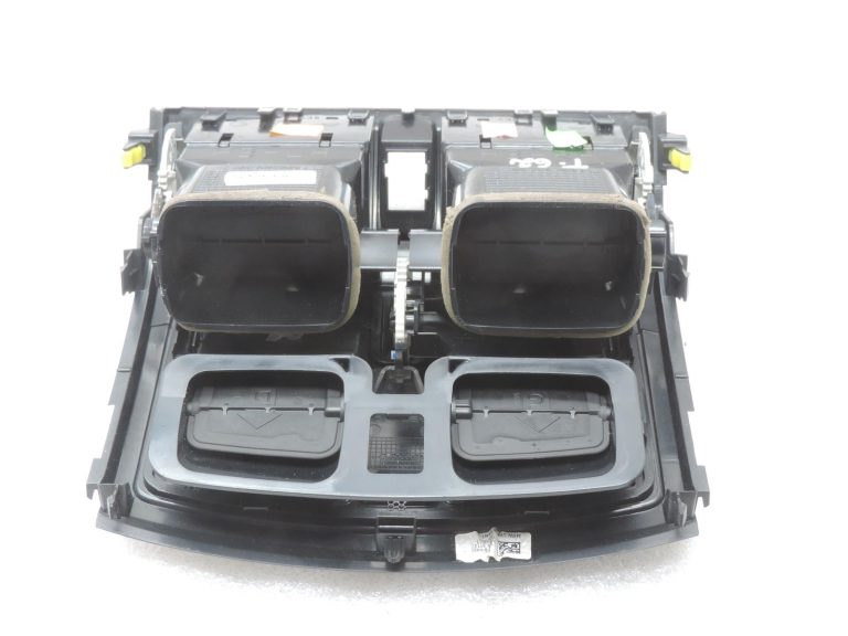 Oriģinālā Toyota Auris E15 instrumentu paneļa ventilācijas centrs 5567002110, 55670-02110