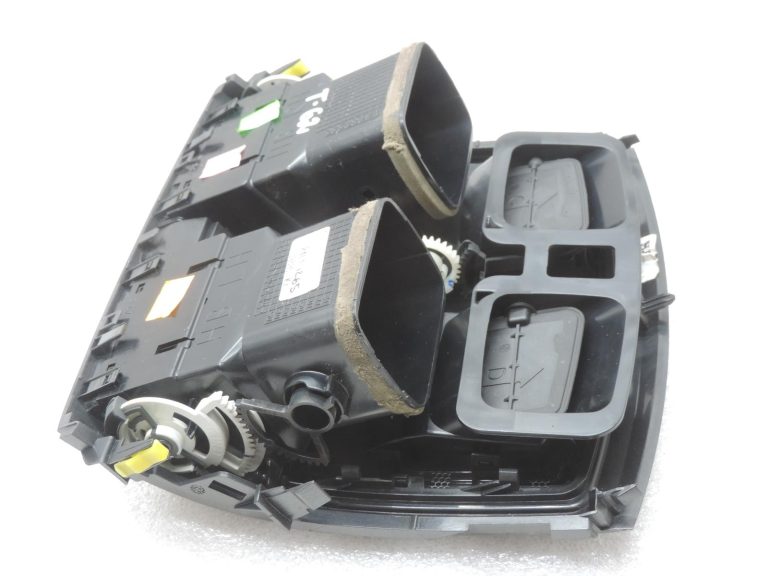 Oriģinālā Toyota Auris E15 instrumentu paneļa ventilācijas centrs 5567002110, 55670-02110