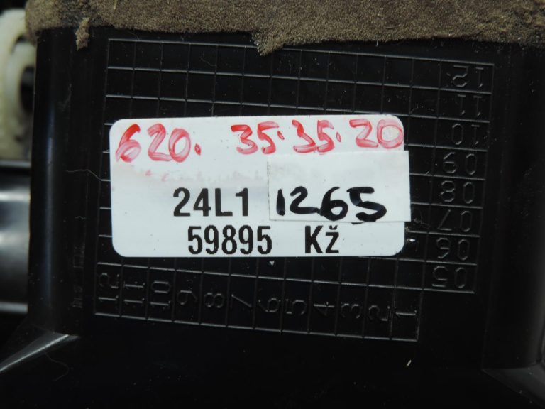 Oriģinālā Toyota Auris E15 instrumentu paneļa ventilācijas centrs 5567002110, 55670-02110