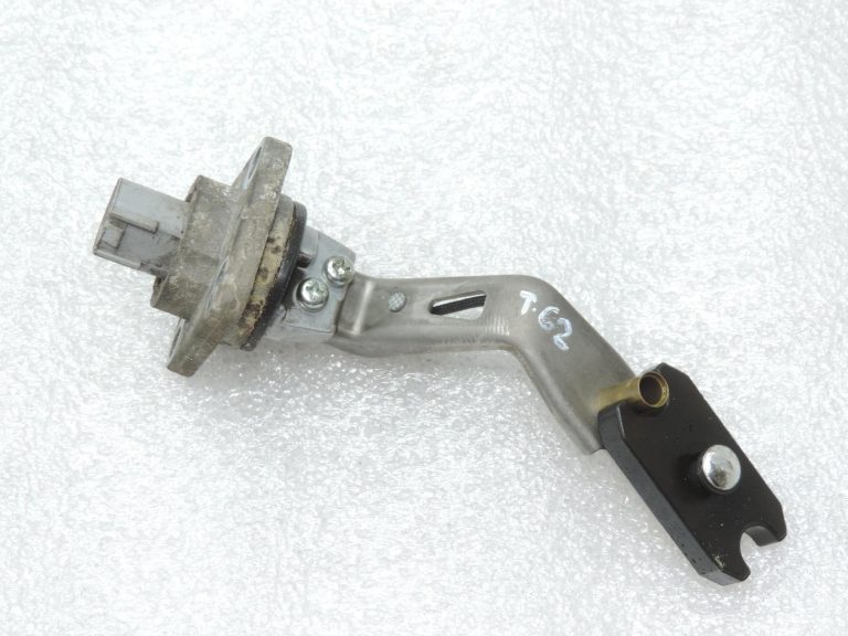 Oriģināls Toyota Auris E15 RAV4 XA30 Avensis T25 2.2 D4D 2ADFHV Eļļas līmeņa sensors