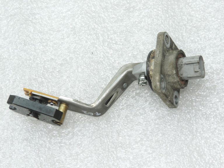 Oriģināls Toyota Auris E15 RAV4 XA30 Avensis T25 2.2 D4D 2ADFHV Eļļas līmeņa sensors