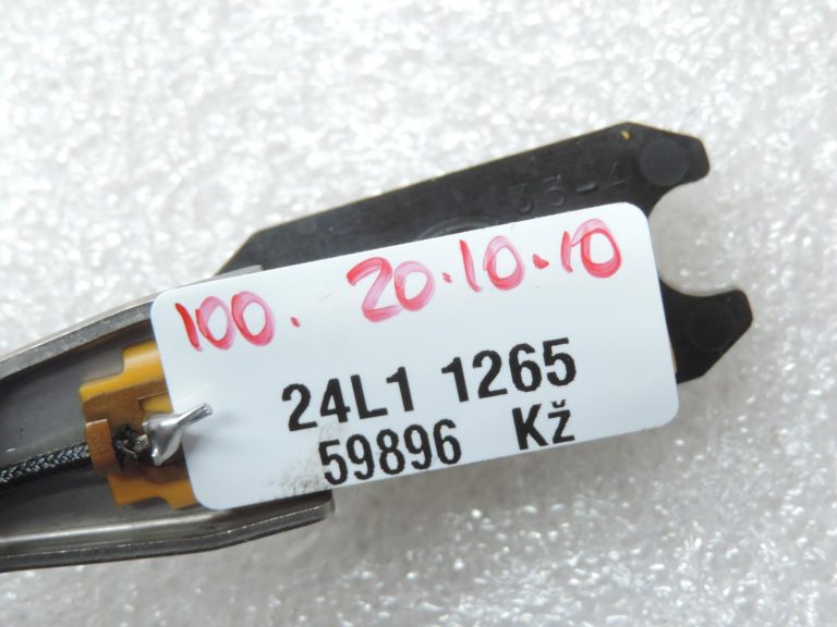 Oriģināls Toyota Auris E15 RAV4 XA30 Avensis T25 2.2 D4D 2ADFHV Eļļas līmeņa sensors