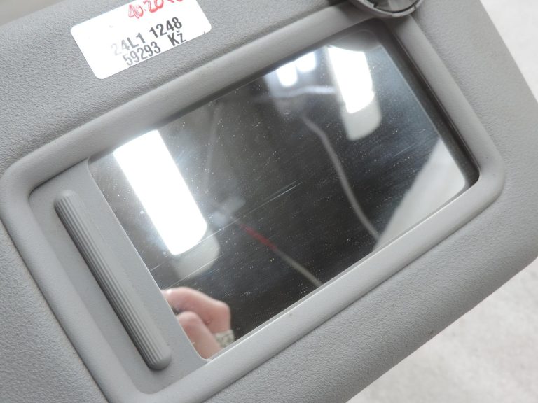 Oriģinālais 2005-2011 Toyota Yaris P9 saules aizsarglīdzeklis priekšējais labais