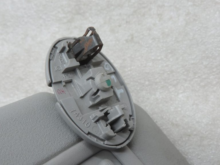 Oriģinālais 2005-2011 Toyota Yaris P9 saules aizsarglīdzeklis priekšējais labais