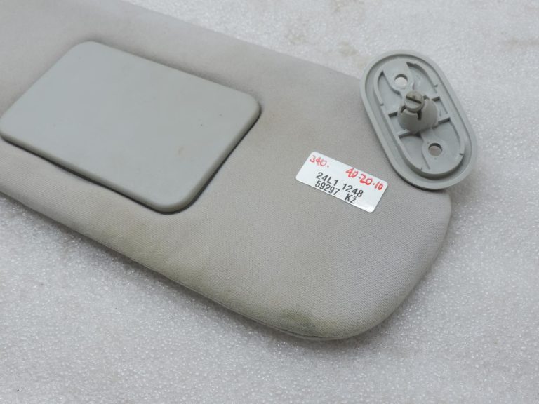 Oriģinālais 2002-2007 Toyota Corolla E12 saules aizsarglīdzeklis labajā pusē