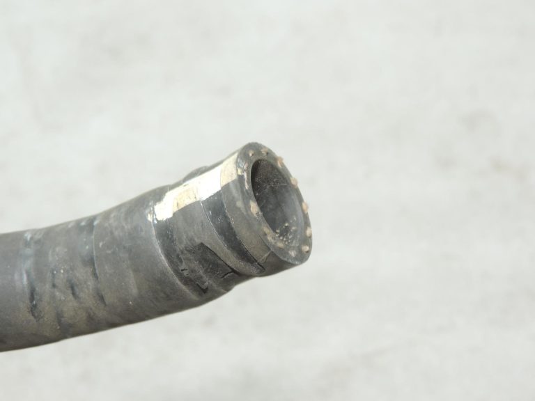 Oriģinālā 2001-2005 Toyota Yaris P1 1.0/1.3 VVT-i siltummaiņa ūdens šļūtene