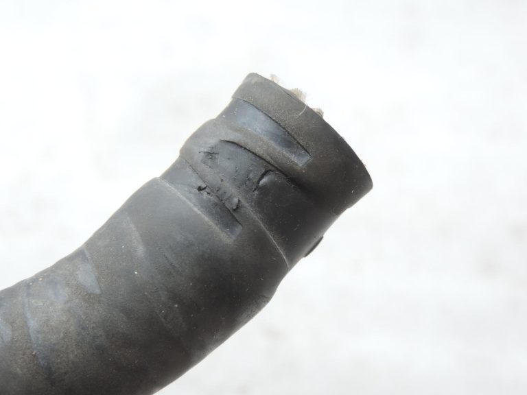 Oriģinālā 2001-2005 Toyota Yaris P1 1.0/1.3 VVT-i siltummaiņa ūdens šļūtene