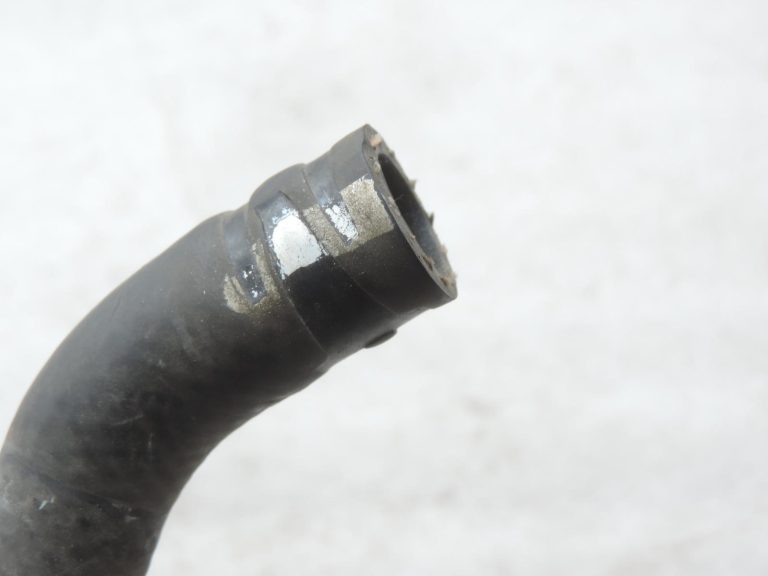 Oriģinālā 2001-2005 Toyota Yaris P1 1.0/1.3 VVT-i siltummaiņa ūdens šļūtene