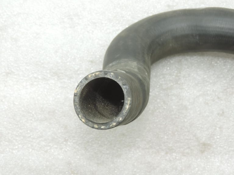 2005-2020 Toyota Yaris P9/P13 1.0/1.3 VVT-i radiatora ūdens uzpildes caurule