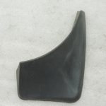 Oriģinālais 2005-2011 Toyota Yaris P9 aizmugurējā riteņa arkas dubļu atloku labajā pusē