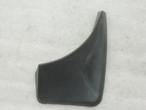 Oriģinālais 2005-2011 Toyota Yaris P9 aizmugurējā riteņa arkas dubļu atloku labajā pusē