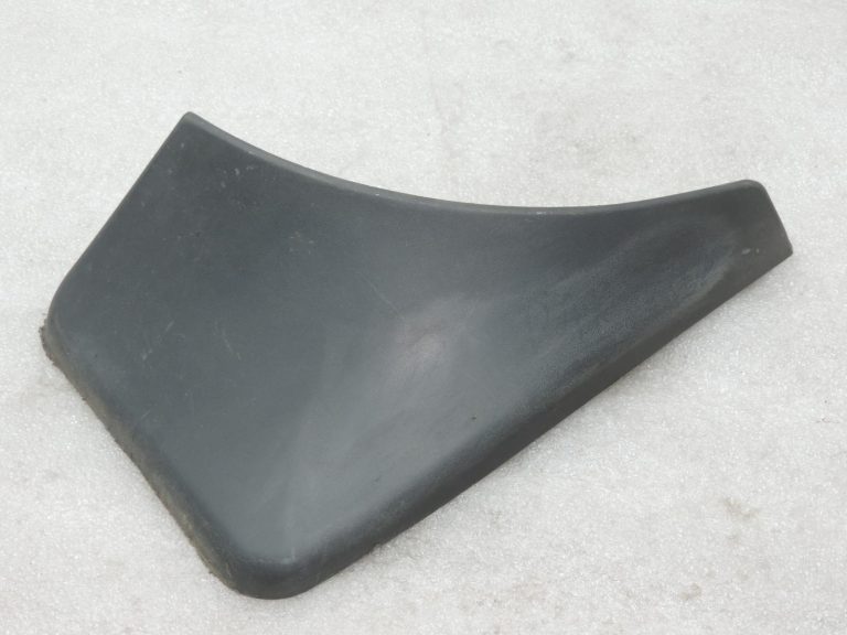 Oriģinālais 2005-2011 Toyota Yaris P9 aizmugurējā riteņa arkas dubļu atloku labajā pusē