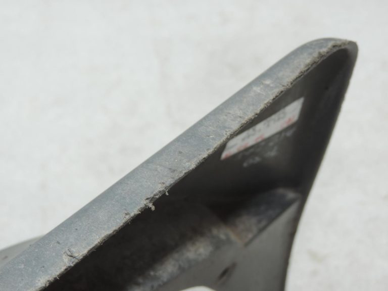 Oriģinālais 2005-2011 Toyota Yaris P9 aizmugurējā riteņa arkas dubļu atloku labajā pusē