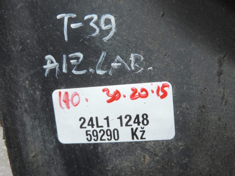 Oriģinālais 2005-2011 Toyota Yaris P9 aizmugurējā riteņa arkas dubļu atloku labajā pusē