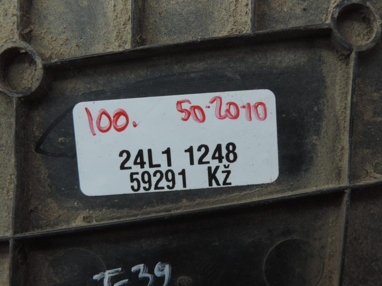 Oriģināls 2005-2011 Toyota Yaris P9 aizmugurējā kreisā riteņa arkas oderējums