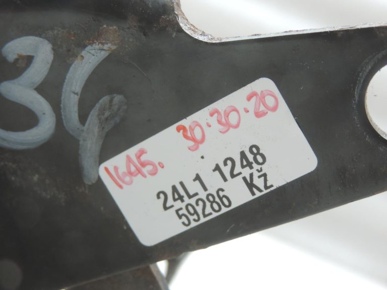 Oriģināls Toyota Avensis T25/Corolla Verso AR10 1.6/1.8 VVT-i motora stiprinājums