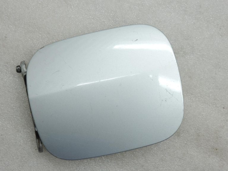 Oriģinālais Toyota Corolla E12 Sedan benzīna tvertnes vāciņš Silver (199)