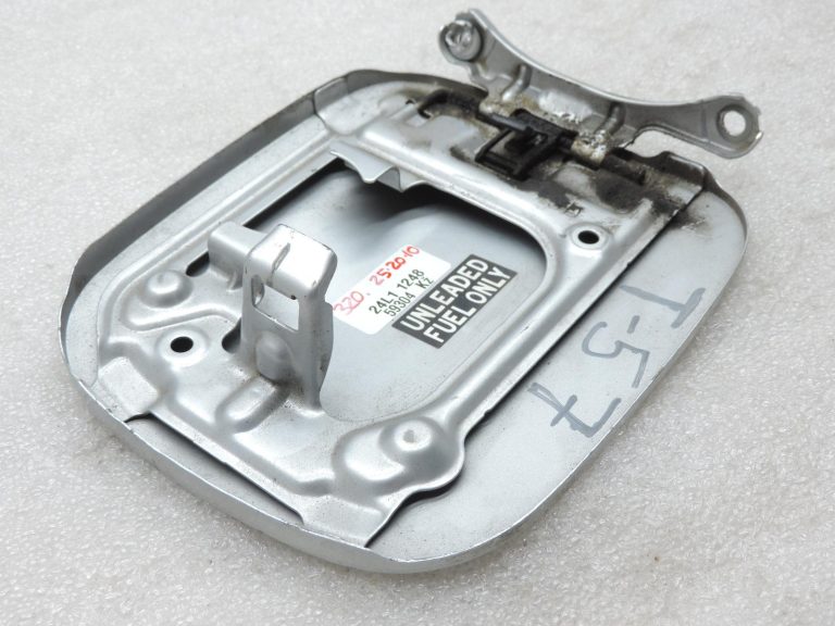 Oriģinālais Toyota Corolla E12 Sedan benzīna tvertnes vāciņš Silver (199)