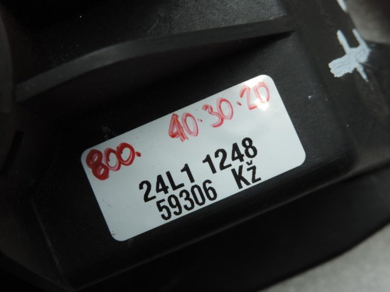 Oriģinālā Toyota Corolla E12 5 pakāpju manuālā pārnesumkārbas svira 3353002060