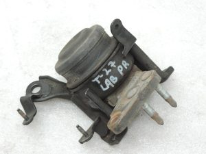 Oriģināls Toyota Avensis T25/Verso AR10 2.0 D4D (1CDFTV) Dzinēja stiprinājums pa labi