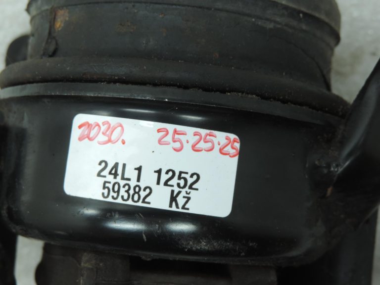 Oriģināls Toyota Avensis T25/Verso AR10 2.0 D4D (1CDFTV) Dzinēja stiprinājums pa labi