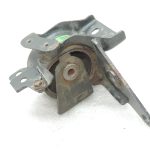 Oriģināls Toyota Avensis T25/Verso AR10 2.0 D4D (1CDFTV) Dzinēja stiprinājums kreisais