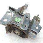 Oriģināls Toyota Avensis T25/Verso AR10 2.0 D4D (1CDFTV) Dzinēja stiprinājums kreisais