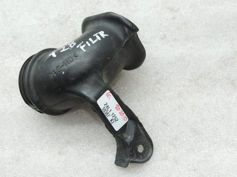 Oriģināla Toyota Corolla E12 2.0 D4D (1CDFTV) gaisa filtra gaisa caurule