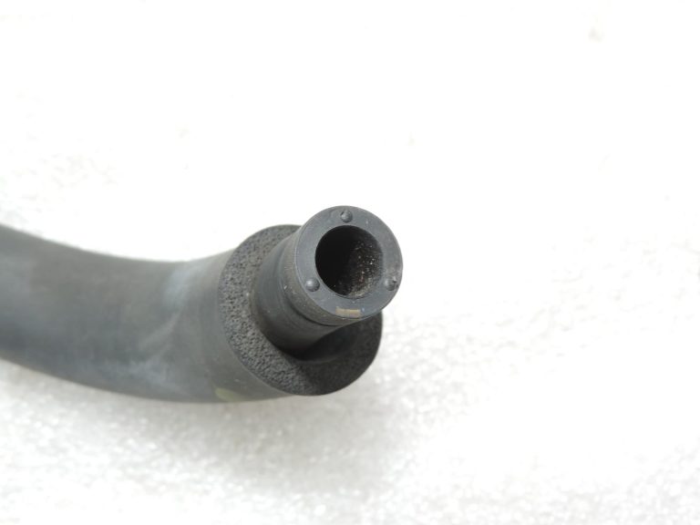 Oriģinālā Toyota Corolla E12 1.4/1.6 VVT-i kartera ventilācijas šļūtene Nr.2