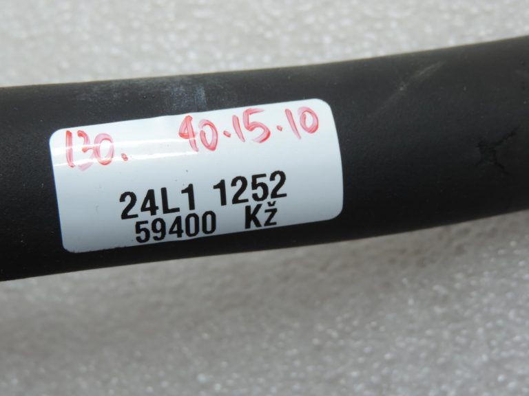 Oriģinālā Toyota Corolla E12 1.4/1.6 VVT-i kartera ventilācijas šļūtene Nr.2