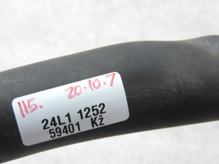 Oriģinālā Toyota Corolla E12 1.4/1.6 VVT-i kartera ventilācijas šļūtene Nr.1
