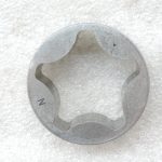 Oriģināls Toyota 2.0 D4D (1CDFTV) eļļas sūkņa vāka zobrata riteņa iekšējais rotors