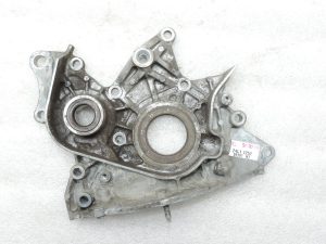 Oriģināls Toyota Corolla E12 Avensis T25 RAV4 XA20 2.0 D4D (1CDFTV) Eļļas sūkņa vāks
