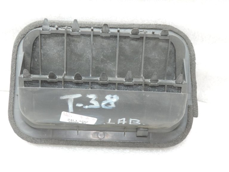 Oriģināla Toyota Corolla E12 Previa XR30 aizmugurējā virsbūves ventilācijas restīte kreisā/labā pusē