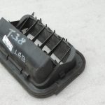 Oriģināla Toyota Corolla E12 Previa XR30 aizmugurējā virsbūves ventilācijas restīte kreisā/labā pusē