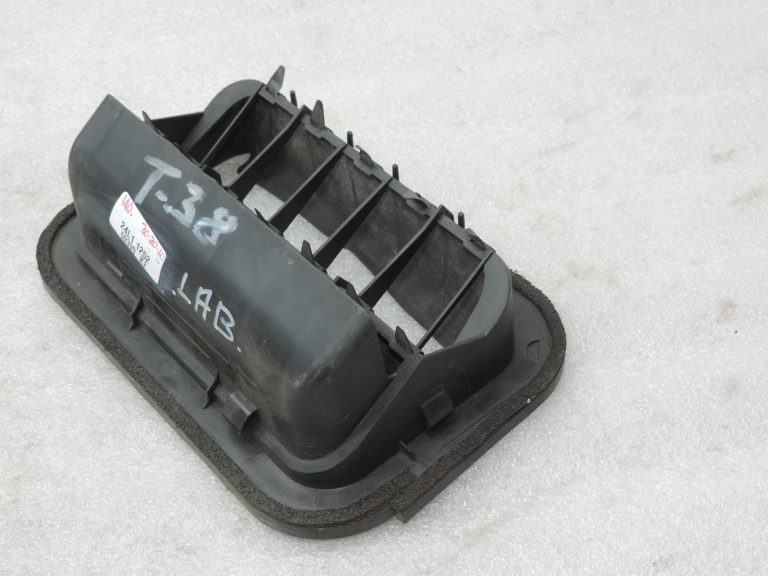 Oriģināla Toyota Corolla E12 Previa XR30 aizmugurējā virsbūves ventilācijas restīte kreisā/labā pusē