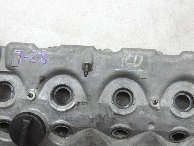 Oriģināls Toyota Corolla E12 Previa XR30 2.0 D4D (1CDFTV) cilindra galvas vārstu vāks