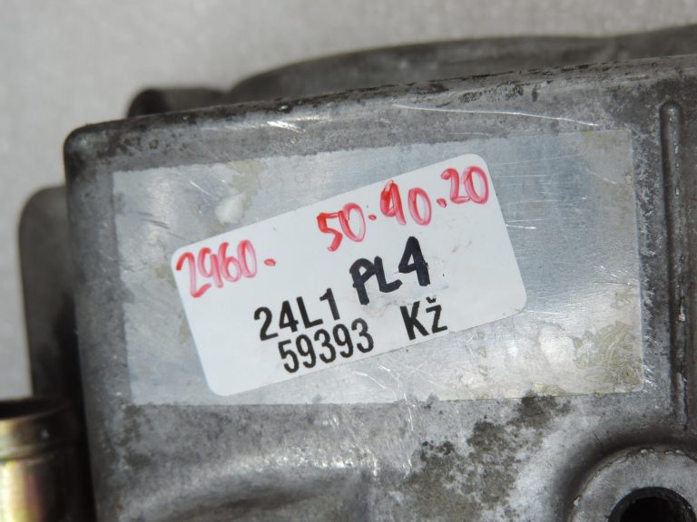 Oriģināls Toyota Corolla E12 Previa XR30 2.0 D4D (1CDFTV) cilindra galvas vārstu vāks