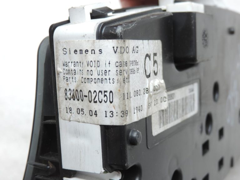 Oriģinālais Toyota Corolla E12 1.4/1.6 VVT-i spidometra mērinstrumentu panelis
