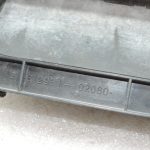 Oriģināla Toyota Corolla E12 Previa XR30 aizmugurējā virsbūves ventilācijas restīte kreisā/labā pusē