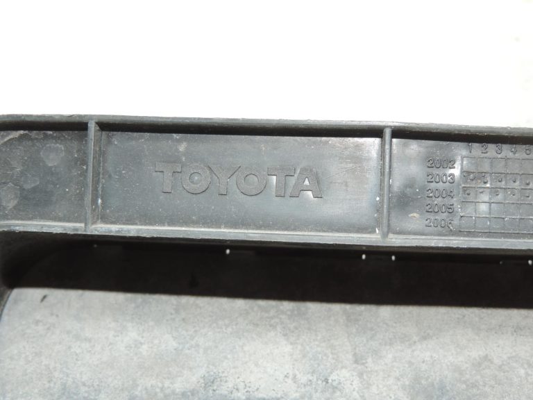 Oriģināla Toyota Corolla E12 Previa XR30 aizmugurējā virsbūves ventilācijas restīte kreisā/labā pusē