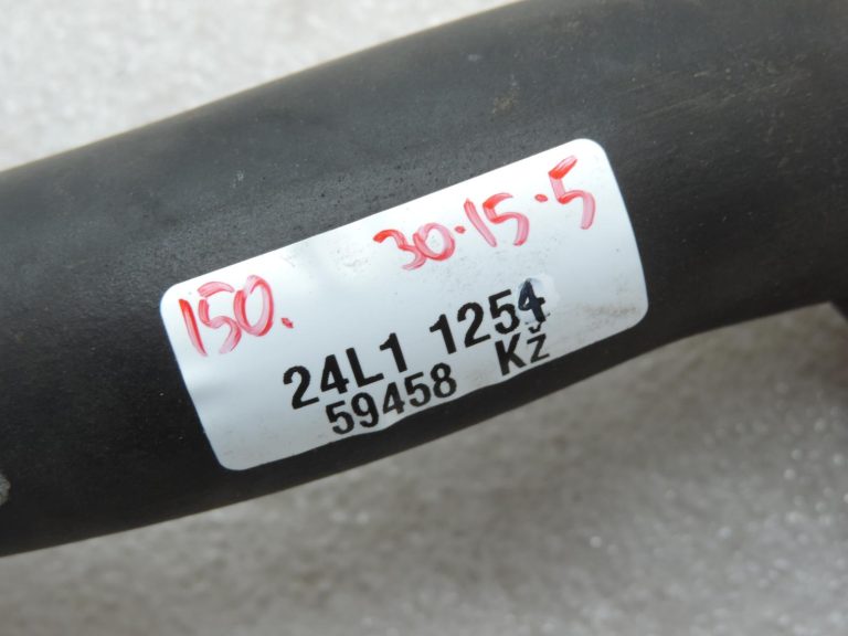 Toyota Corolla E12 Avensis T25 1.6 VVT-i kartera ventilācijas šļūtene Nr.2