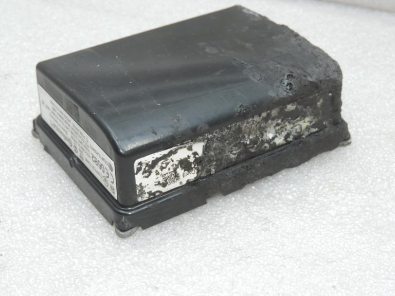 Oriģinālais BMW F30 F30 F20 F15 F16 F25 F26 F22 F23 F32 F34 F10 F06 F12 F12 F13 F01 Radara sensora ACC sensora vadības bloks